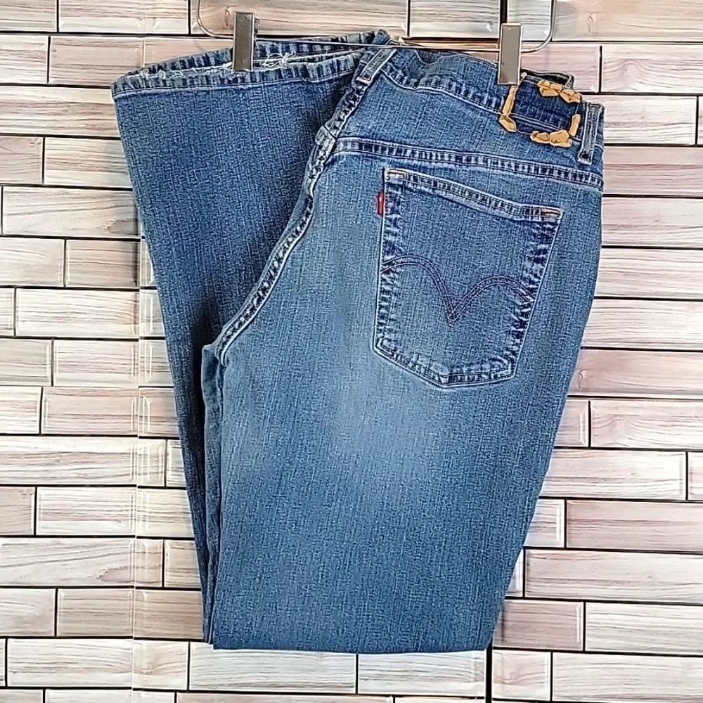 Levi's 515 Nouveau bootcut blue denim jeans  Womens Size 33X30